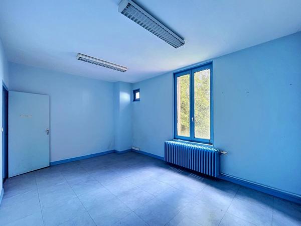 Vente                                                      Immeuble
                        
                     24 pièces                      584 m2                     à Laon
