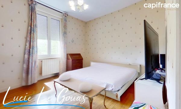 Demeure de 181m², parc clos et arboré, garage à Saulnes