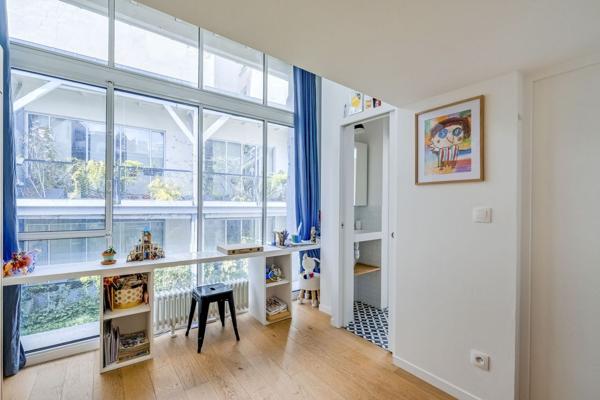 Paris (75011) Entre ville et retrait – un lieu rare contemporain.à République