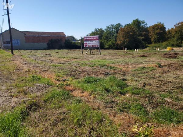 LA GRANGE AUX BOIS
Terrains à bâtir entièrement viabilisés à partir de de 776 m² - 28 790 €