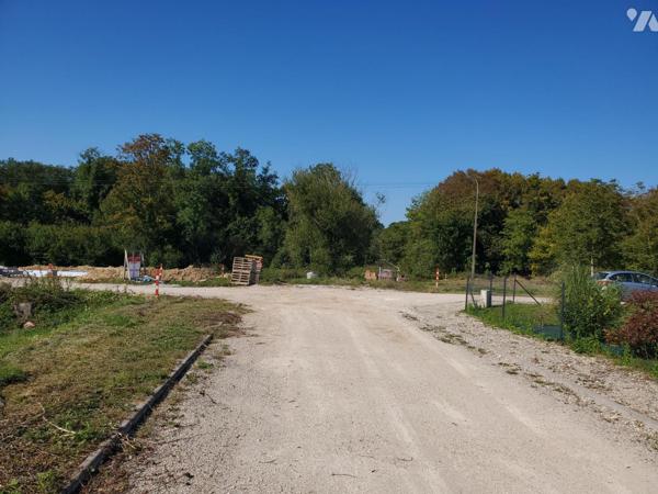 LA GRANGE AUX BOIS
Terrains à bâtir entièrement viabilisés à partir de de 776 m² - 28 790 €