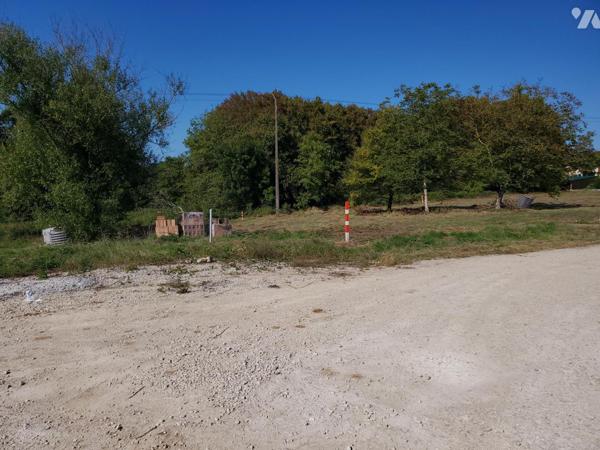 LA GRANGE AUX BOIS
Terrains à bâtir entièrement viabilisés à partir de de 776 m² - 28 790 €