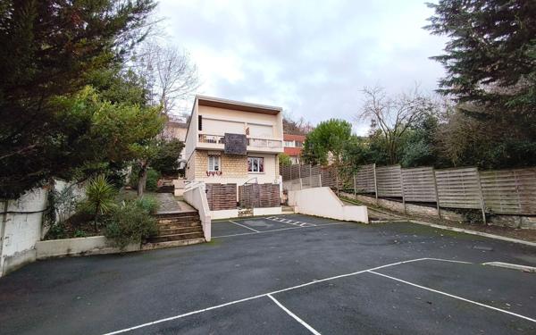 Immeuble à vendre    13 pièces • 397 m2 Champigny-sur-Marne