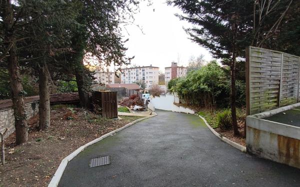 Immeuble à vendre    13 pièces • 397 m2 Champigny-sur-Marne