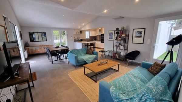 Charente Maritime (17), AV ST-GEORGES D'OLERON maison-piscine de plage plain-pied 6 pièces 114m² Terrain 433m²