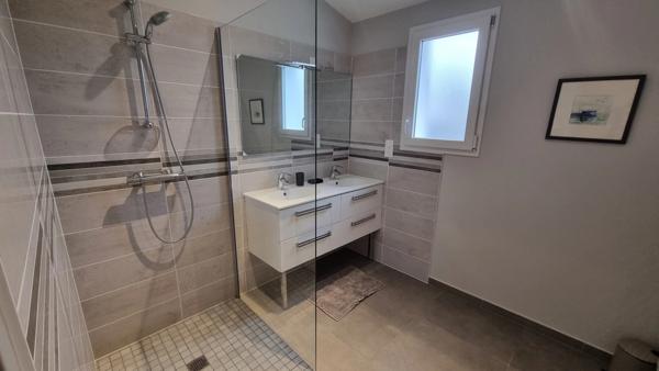 Charente Maritime (17), AV ST-GEORGES D'OLERON maison-piscine de plage plain-pied 6 pièces 114m² Terrain 433m²