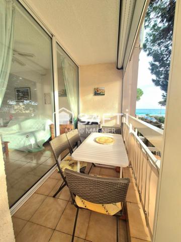 Plage à pied - grand T2 de 44m2 avec balcon/terrasse vue mer et parking dans une résidence sécurisée - CAVALAIRE SUR MER