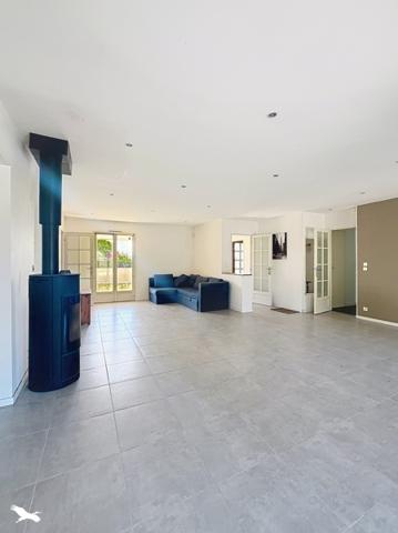 Maison 347 000 € Ambarès-et-Lagrave 5 p 132 m² DPE D
