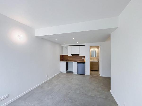 LARMOR-PLAGE : Studio entièrement rénové au centre-ville