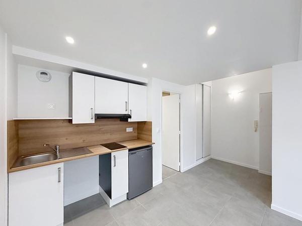 LARMOR-PLAGE : Studio entièrement rénové au centre-ville