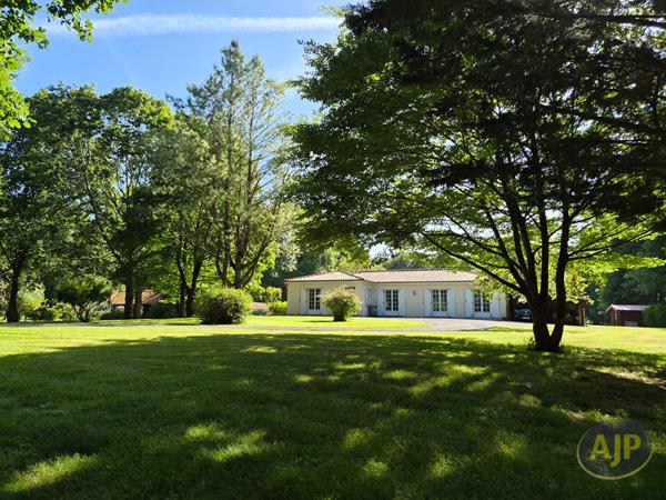 Vente maison La Chevroliere : 497 000 € - AJP Immobilier Saint-Philbert-de-Grand-Lieu
