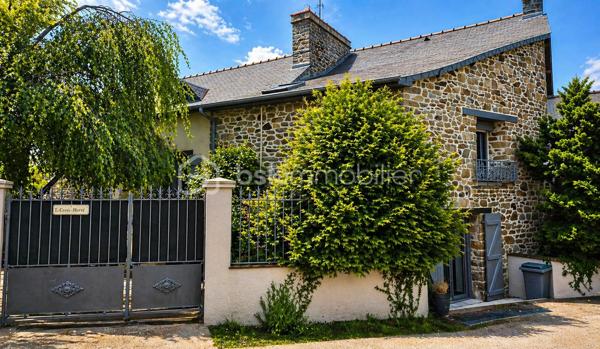À Luitré-Dompierre, cette maison en pierres d’environ 163 m² ne laisse pas indifférent. Dès les premiers instants, son authenticité et ses volumes atypiques séduisent, offrant un cadre de vie chaleureux et plein de caractère..

La pièce de vie, baignée de lumière grâce à son exposition sud-ouest, s’organise autour d’un salon avec poêle à bois, une salle à manger conviviale et une cuisine. Un bureau, une salle d’eau et un WC indépendant complètent ce niveau. 
À l’étage, la maison propose plusieurs espaces nuit, avec 3 chambres réparties de manière originale, ainsi qu’une salle de bain et wc.
Le sous-sol offre des espaces fonctionnels avec cave, chaufferie et réserve.

À l’extérieur, la propriété dispose d’un double garage, d’un terrain clos et d’un jardin agréable avec puits.
Côté technique, des éléments importants sont déjà en place : des menuiseries bois intérieur et aluminium extérieur installées en 2016, une couverture en ardoises naturelles, un système de chauffage par pompe à chaleur avec radiateurs en fonte, complété par un poêle à bois récent et des convecteurs électriques à l’étage.

L’environnement est particulièrement apprécié, avec un arrêt de car scolaire à proximité, une voie verte pour les promenades et un parc pour enfants accessible rapidement.
Cette maison conviendra parfaitement à une famille ou à toute personne recherchant un bien de caractère.