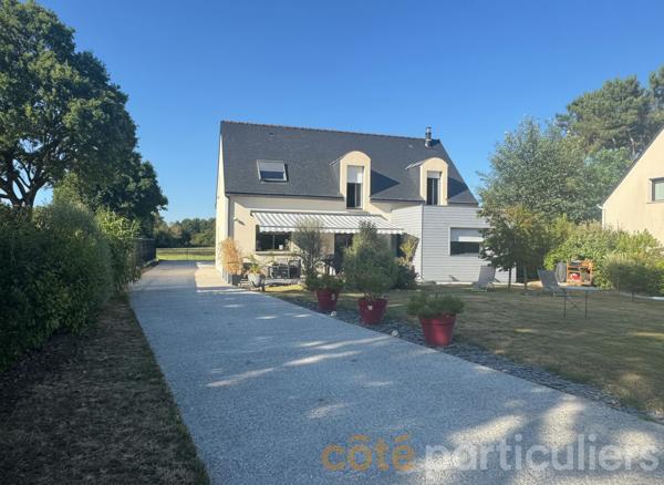 Vente
                Maison155 m² - 7 Pièces -
                    GRAND CHAMP (56390)