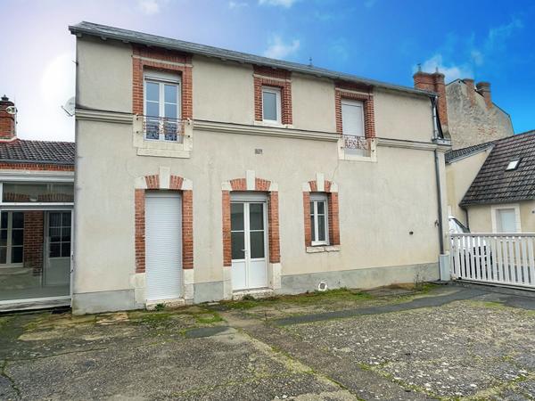 MAISON ET LOCAL A VENDRE 360m² - ROMORANTIN