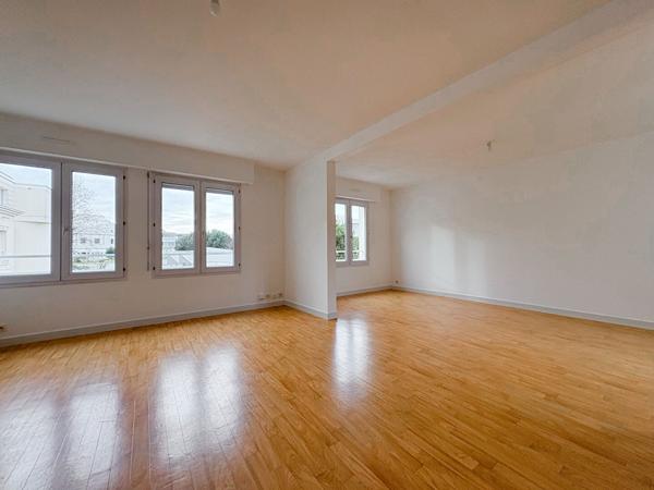 Appartement de type 4 avec 2 chambres (possibilité 3), ascenseur et garage en sous-sol, secteur Lafayette / Gare !à ANGERS