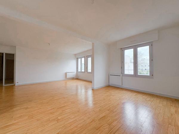 Appartement de type 4 avec 2 chambres (possibilité 3), ascenseur et garage en sous-sol, secteur Lafayette / Gare !à ANGERS