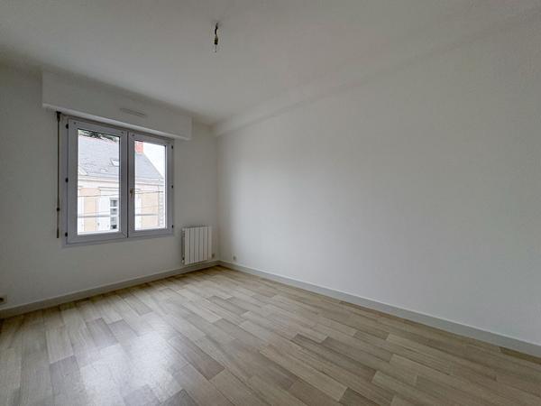 Appartement de type 4 avec 2 chambres (possibilité 3), ascenseur et garage en sous-sol, secteur Lafayette / Gare !à ANGERS
