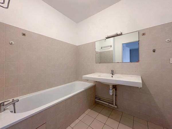 Appartement de type 4 avec 2 chambres (possibilité 3), ascenseur et garage en sous-sol, secteur Lafayette / Gare !à ANGERS