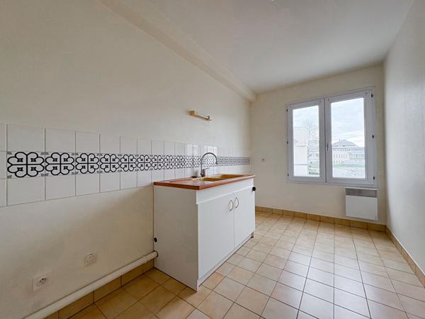 Appartement de type 4 avec 2 chambres (possibilité 3), ascenseur et garage en sous-sol, secteur Lafayette / Gare !à ANGERS