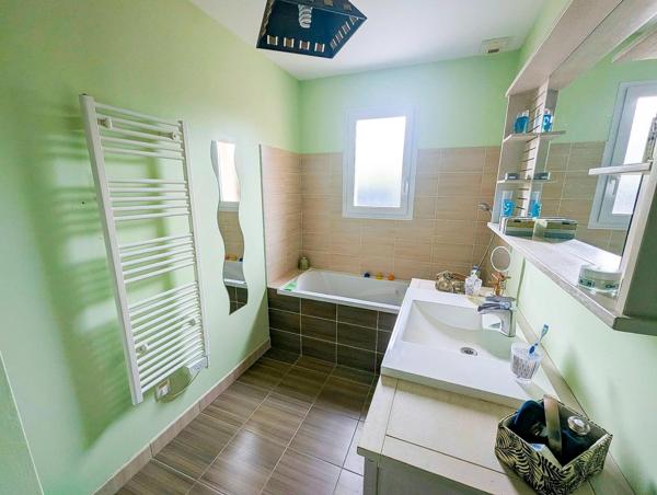 Maison à GUECELARD, 72230 - 6 pièces 120m²