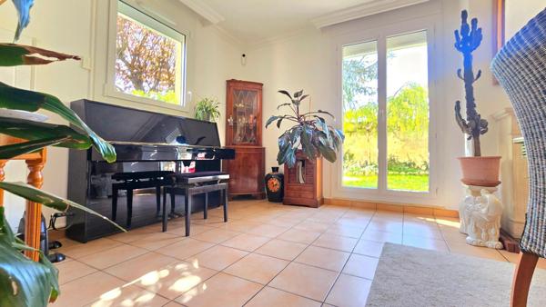 Maison à MONTMAGNY, 95360 - 7 pièces 163m²