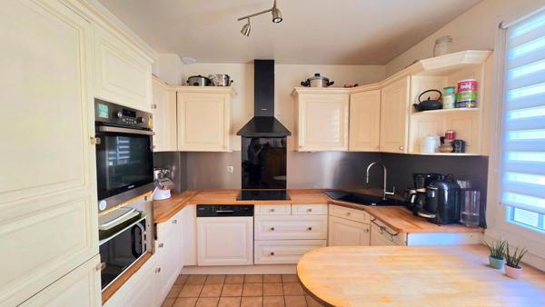 Maison à MONTMAGNY, 95360 - 7 pièces 163m²