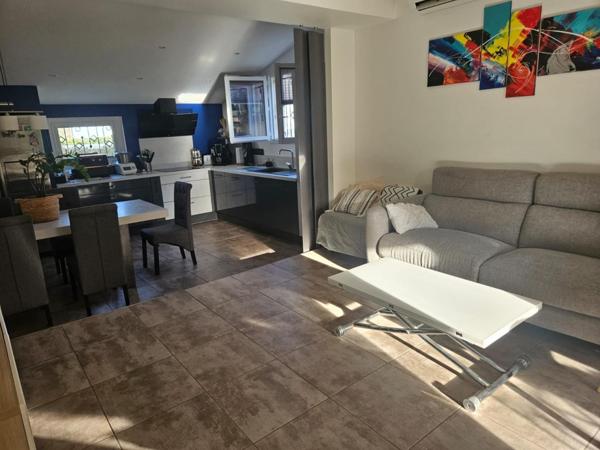 Villa rénovée 3 chambres, terrain 675m2, piscine