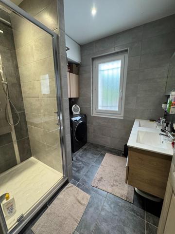 Villa rénovée 3 chambres, terrain 675m2, piscine