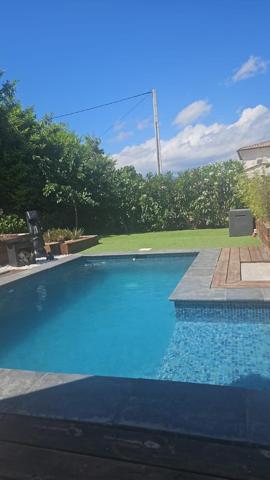 Villa rénovée 3 chambres, terrain 675m2, piscine