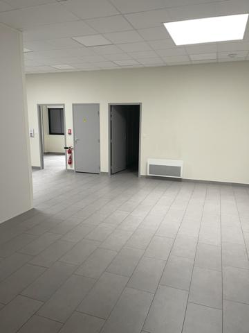 Ruaudin (72230) LOCAL CONTEMPORAIN USAGE COMMERCIAL OU TERTIAIRE