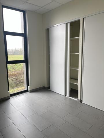 Ruaudin (72230) LOCAL CONTEMPORAIN USAGE COMMERCIAL OU TERTIAIRE