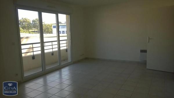 Appartement à louer 2 pièces 46m² Clermont-l'Hérault (34800)