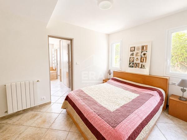 A vendre - Perpignan - Route des plages - Villa 4 faces - 4 chambres - Jardin - Piscine - Garage