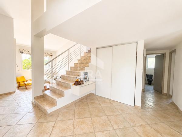 A vendre - Perpignan - Route des plages - Villa 4 faces - 4 chambres - Jardin - Piscine - Garage