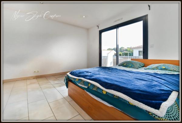 VILLA CIONTEMPORAINE à vendre 5 pièces SOUSTONS (40) de 130 m² proche du lac au calme.