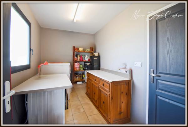 VILLA CIONTEMPORAINE à vendre 5 pièces SOUSTONS (40) de 130 m² proche du lac au calme.