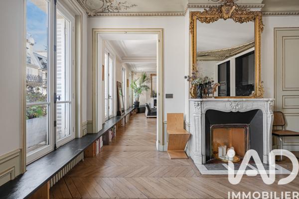 Appartement à vendre 3 pièces 110,57 m² Paris 10