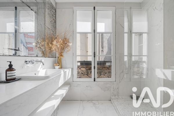 Appartement à vendre 3 pièces 110,57 m² Paris 10