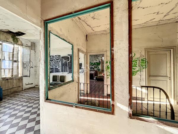 Ensemble Immobilier de 750 m² Saint Etienne du Grès