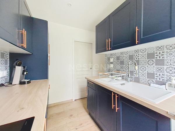 Maison avec dépendances, 12 Pièces 250 m² habitables, parc de 4500 m²