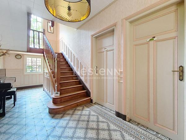 Maison avec dépendances, 12 Pièces 250 m² habitables, parc de 4500 m²