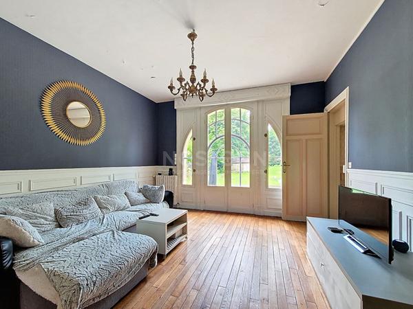 Maison avec dépendances, 12 Pièces 250 m² habitables, parc de 4500 m²