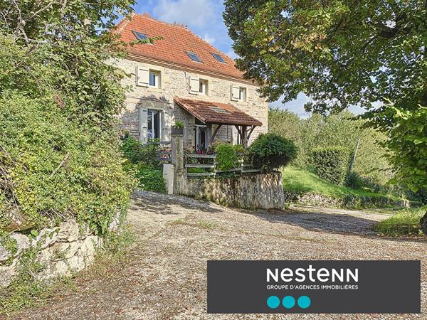 A VENDRE Le Temple Sur Lot  Magnifique propriete en pierre dans un cadre exceptionnel