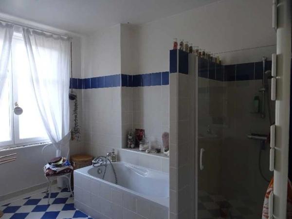 A LA COQUILLE (24) GRANDE MAISON D'ENVIRON 182 M² HABITABLES 4/5 CHAMBRES AVEC PISCINE ET DEPENDANCES SUR 6756 M² DE TERRAIN