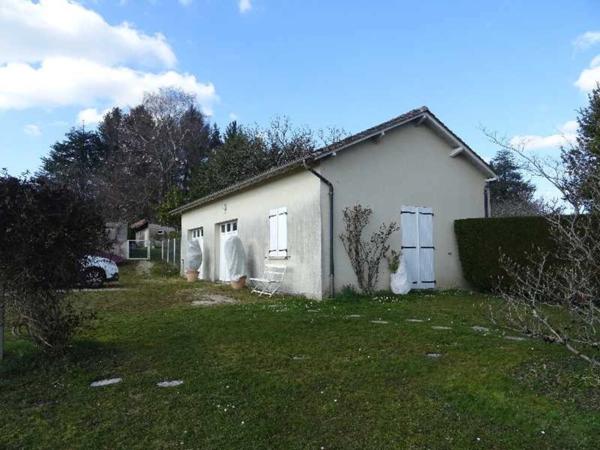 A LA COQUILLE (24) GRANDE MAISON D'ENVIRON 182 M² HABITABLES 4/5 CHAMBRES AVEC PISCINE ET DEPENDANCES SUR 6756 M² DE TERRAIN