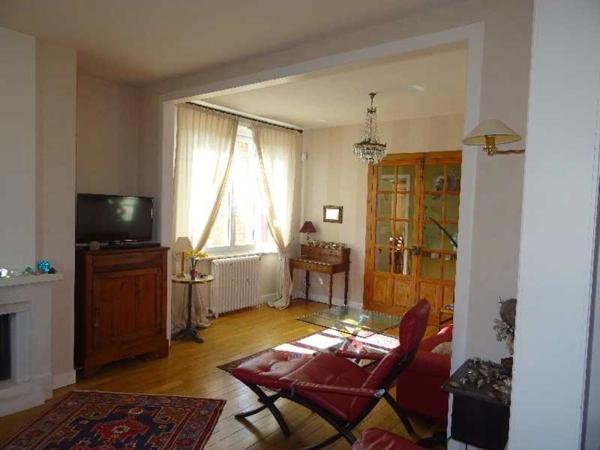 A LA COQUILLE (24) GRANDE MAISON D'ENVIRON 182 M² HABITABLES 4/5 CHAMBRES AVEC PISCINE ET DEPENDANCES SUR 6756 M² DE TERRAIN