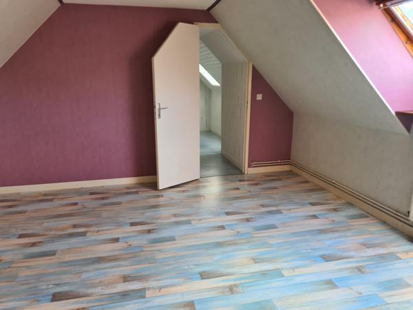 Bourbriac (22390) Maison en pierre avec terrasse, garage double et terrain clos – À découvrir !