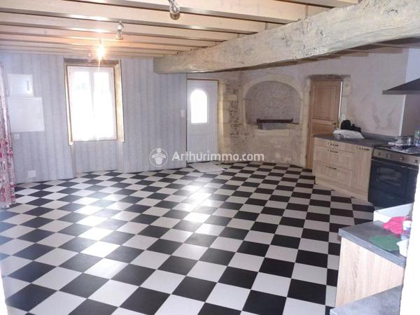 Location                                                      Maison de village
                        
                     7 pièces                      139 m2                     à Bignay