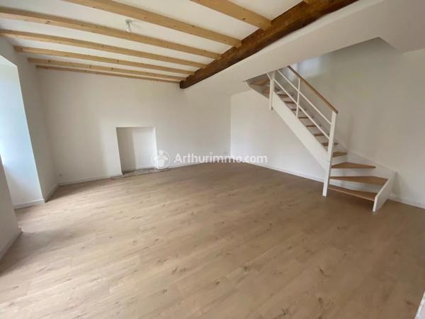 Location                                                      Maison de village
                        
                     7 pièces                      139 m2                     à Bignay