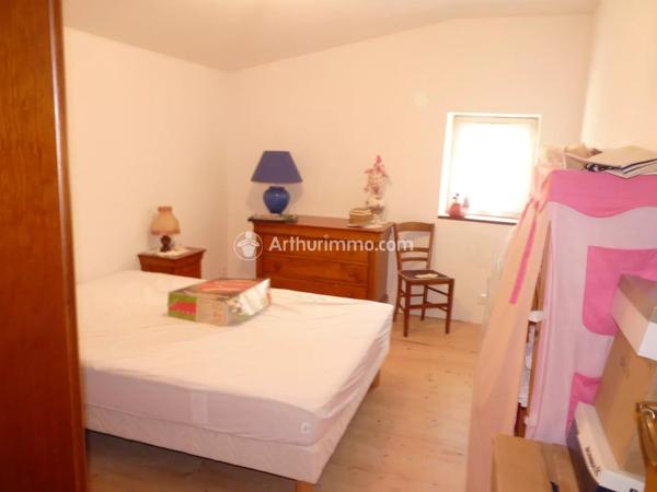 Location                                                      Maison de village
                        
                     7 pièces                      139 m2                     à Bignay